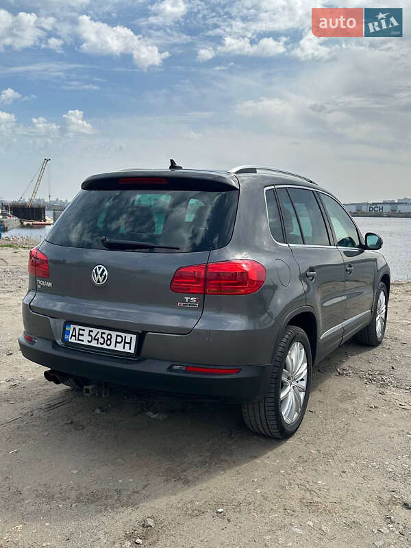 Внедорожник / Кроссовер Volkswagen Tiguan 2016 в Каменском