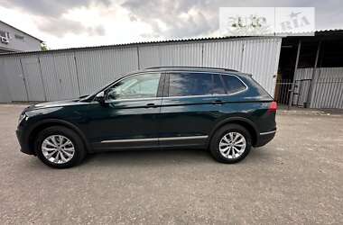 Внедорожник / Кроссовер Volkswagen Tiguan 2017 в Киеве