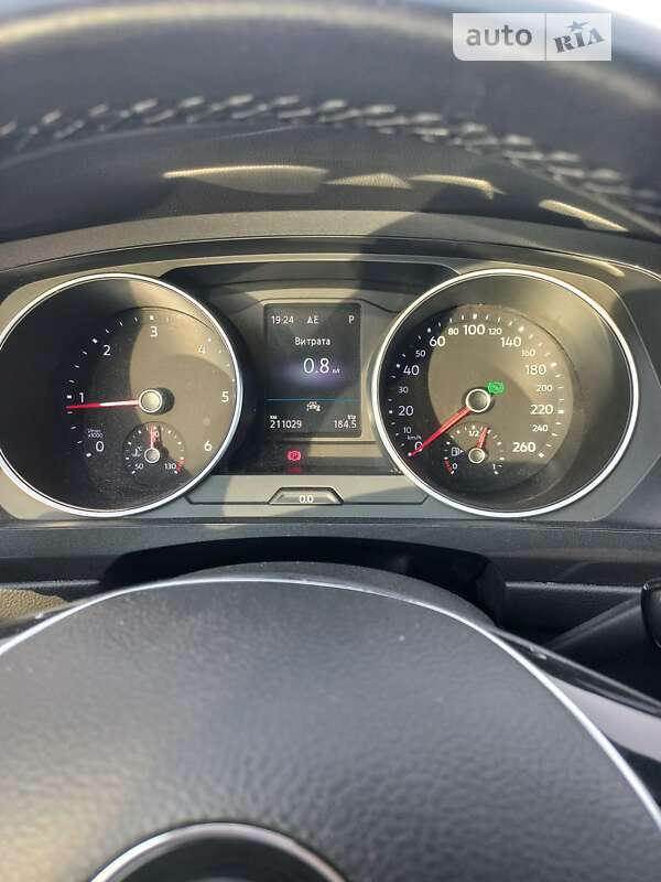 Внедорожник / Кроссовер Volkswagen Tiguan 2019 в Остроге