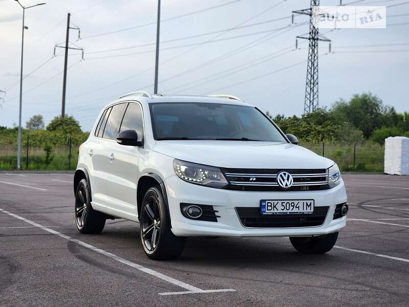 Позашляховик / Кросовер Volkswagen Tiguan 2016 в Рівному