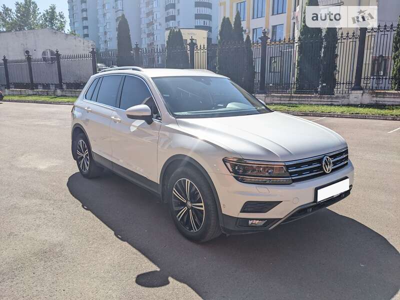 Позашляховик / Кросовер Volkswagen Tiguan 2017 в Сумах