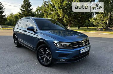 Внедорожник / Кроссовер Volkswagen Tiguan 2017 в Ромнах