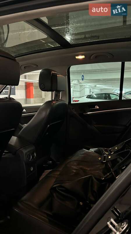 Внедорожник / Кроссовер Volkswagen Tiguan 2011 в Хмельницком