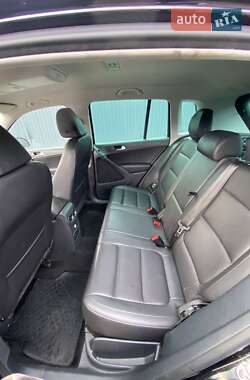 Внедорожник / Кроссовер Volkswagen Tiguan 2011 в 