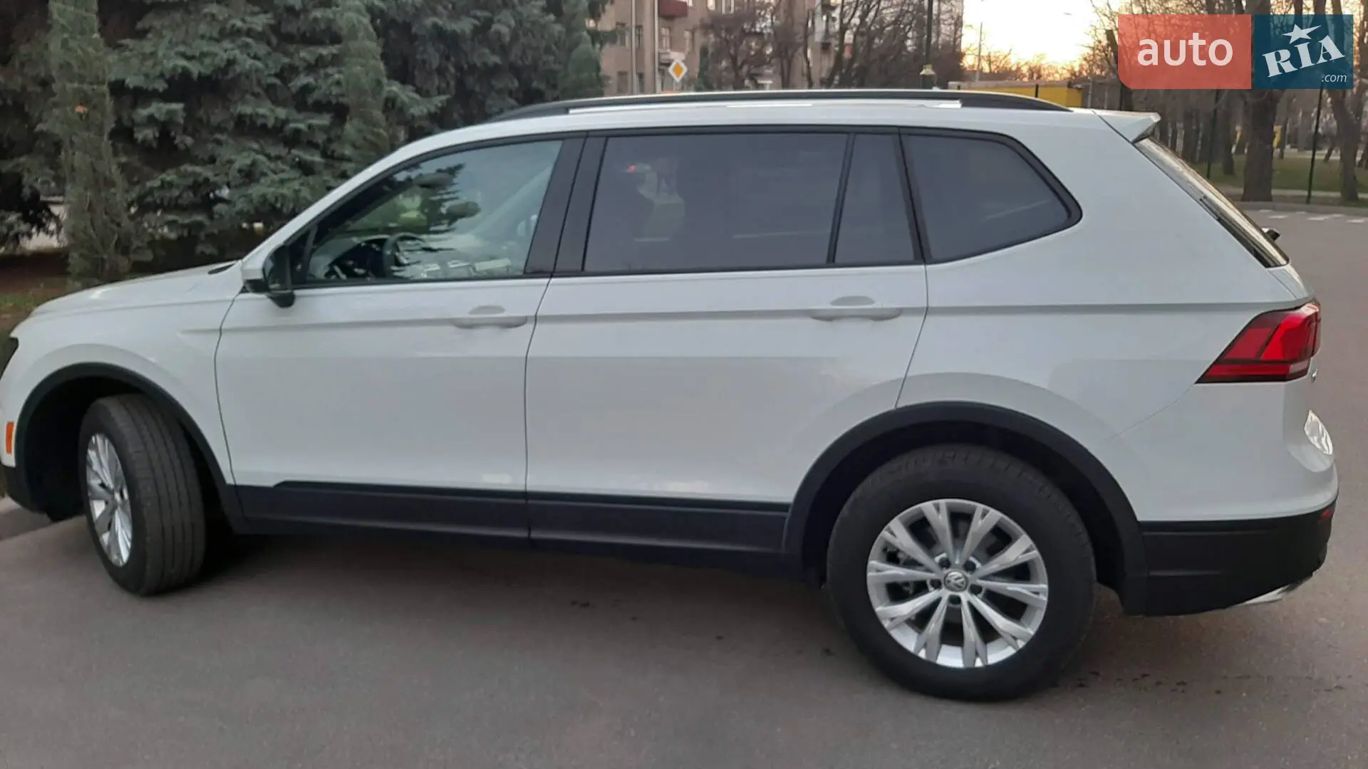 2018 Volkswagen Tiguan - мініатюра 4