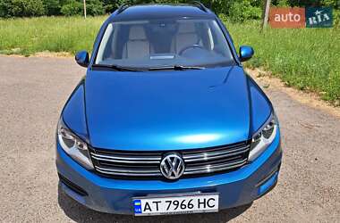 Внедорожник / Кроссовер Volkswagen Tiguan 2016 в Бурштыне