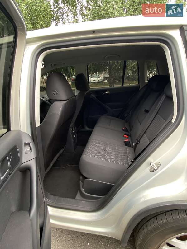 Внедорожник / Кроссовер Volkswagen Tiguan 2011 в Полтаве
