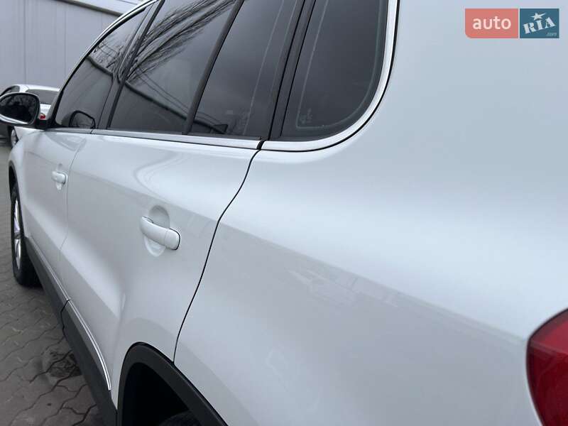 Внедорожник / Кроссовер Volkswagen Tiguan 2015 в Луцке