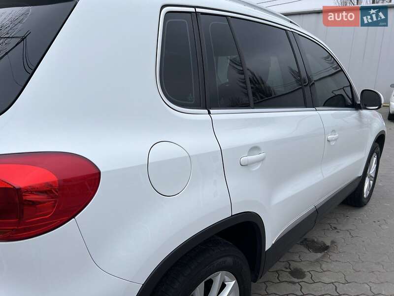 Внедорожник / Кроссовер Volkswagen Tiguan 2015 в Луцке