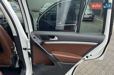 Внедорожник / Кроссовер Volkswagen Tiguan 2015 в Луцке