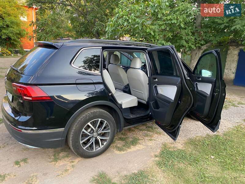 Внедорожник / Кроссовер Volkswagen Tiguan 2017 в Киеве