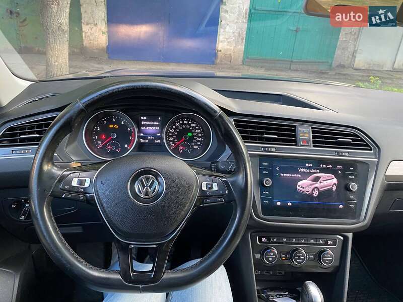 Внедорожник / Кроссовер Volkswagen Tiguan 2017 в Киеве