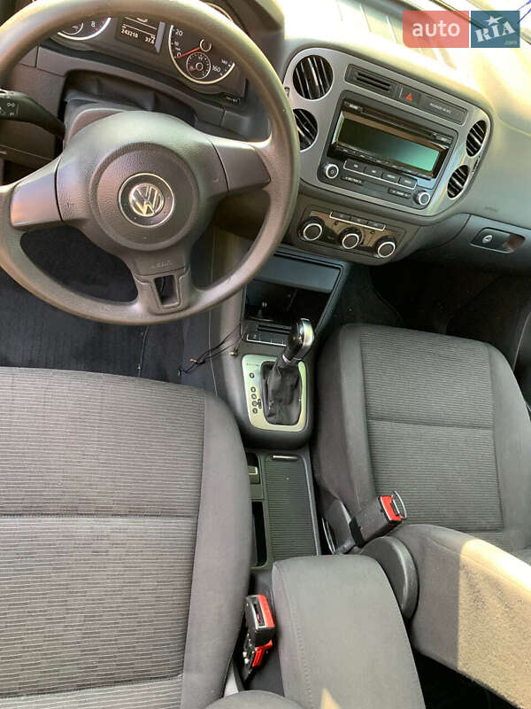 Внедорожник / Кроссовер Volkswagen Tiguan 2011 в Харькове
