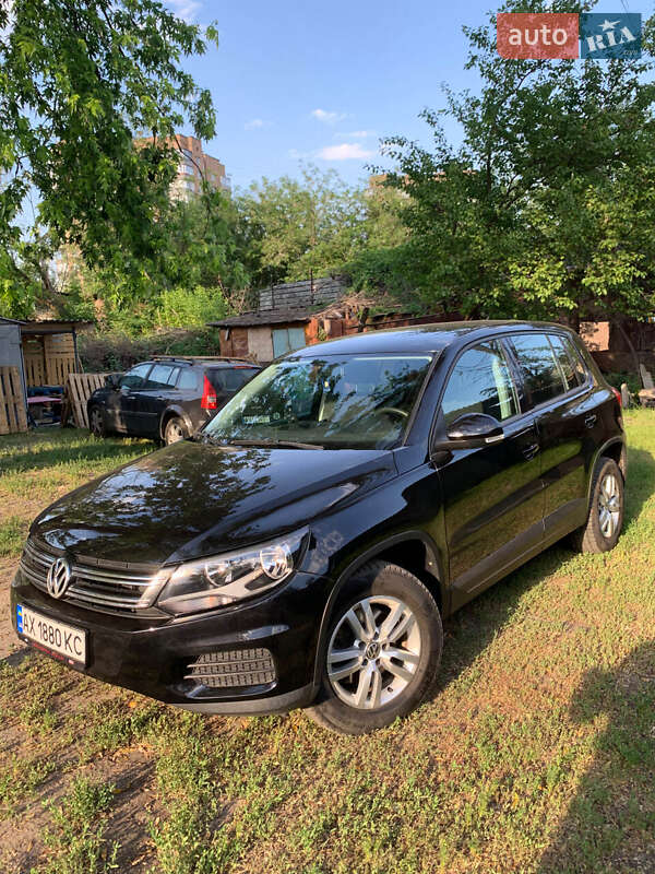 Внедорожник / Кроссовер Volkswagen Tiguan 2011 в Харькове