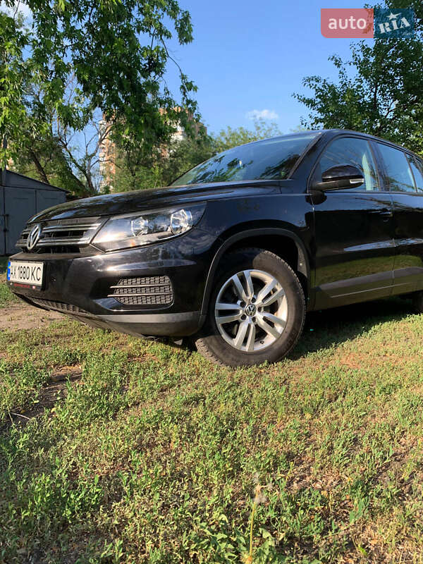 Внедорожник / Кроссовер Volkswagen Tiguan 2011 в Харькове