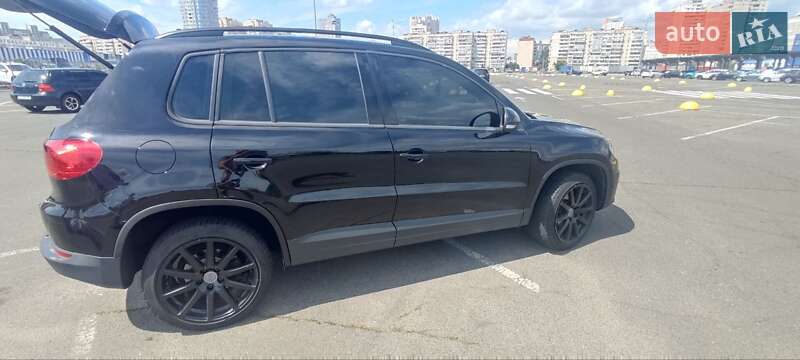 Позашляховик / Кросовер Volkswagen Tiguan 2017 в Києві