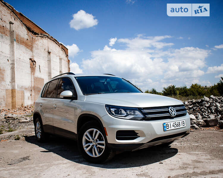 Позашляховик / Кросовер Volkswagen Tiguan 2015 в Карлівці