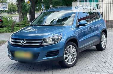 Внедорожник / Кроссовер Volkswagen Tiguan 2016 в Николаеве