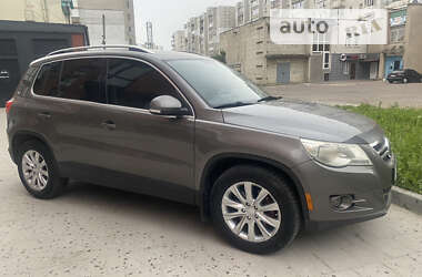 Внедорожник / Кроссовер Volkswagen Tiguan 2009 в Калуше