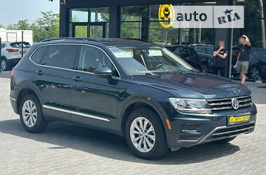 Внедорожник / Кроссовер Volkswagen Tiguan 2018 в 