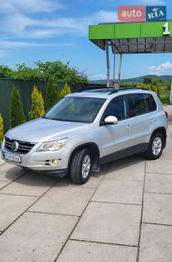 Внедорожник / Кроссовер Volkswagen Tiguan 2010 в Хусте