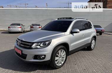 Внедорожник / Кроссовер Volkswagen Tiguan 2014 в Могилев-Подольске