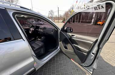 Внедорожник / Кроссовер Volkswagen Tiguan 2014 в Могилев-Подольске