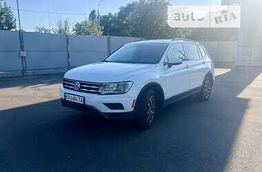 Внедорожник / Кроссовер Volkswagen Tiguan 2018 в Киеве