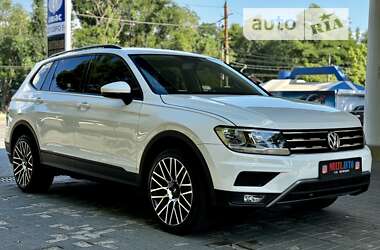 Позашляховик / Кросовер Volkswagen Tiguan 2017 в Дніпрі