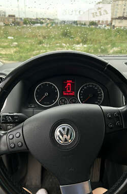 Позашляховик / Кросовер Volkswagen Tiguan 2009 в Києві