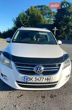 Внедорожник / Кроссовер Volkswagen Tiguan 2011 в Житомире