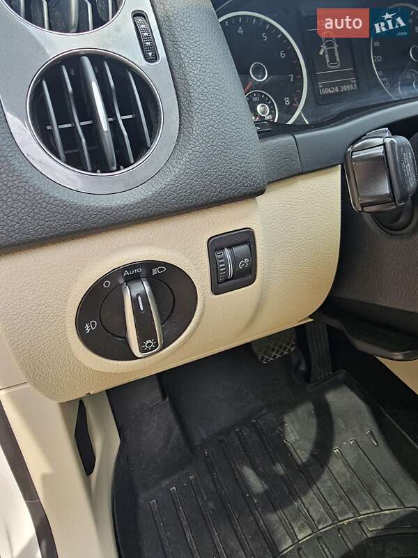 Внедорожник / Кроссовер Volkswagen Tiguan 2011 в Львове