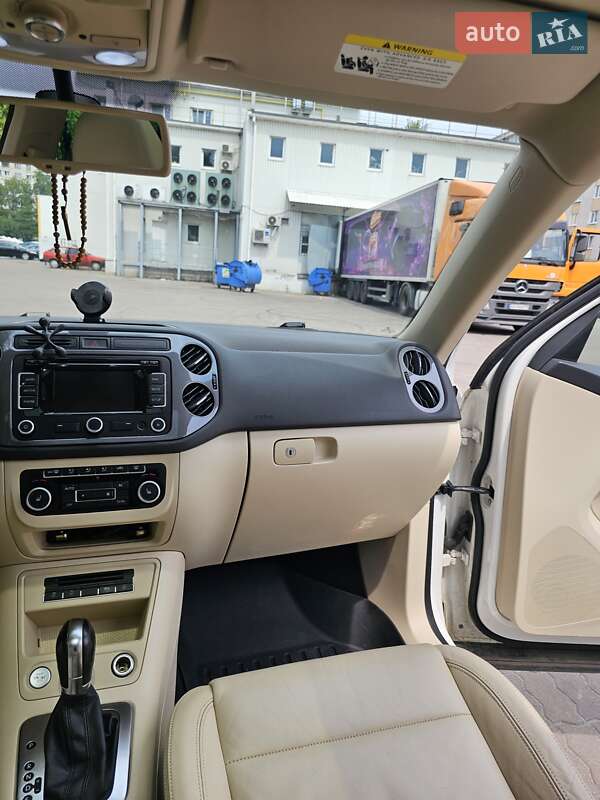 Внедорожник / Кроссовер Volkswagen Tiguan 2011 в Львове