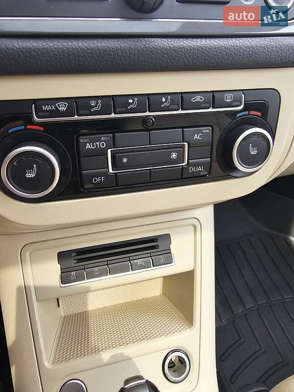 Внедорожник / Кроссовер Volkswagen Tiguan 2011 в Львове