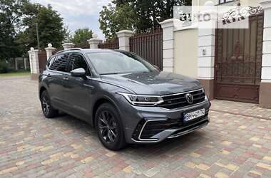 Внедорожник / Кроссовер Volkswagen Tiguan 2021 в Одессе