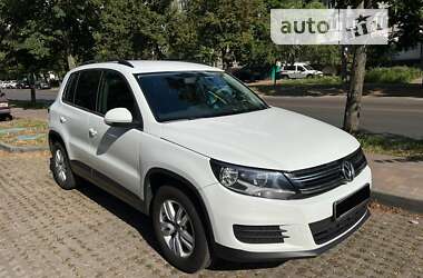 Внедорожник / Кроссовер Volkswagen Tiguan 2015 в Киеве