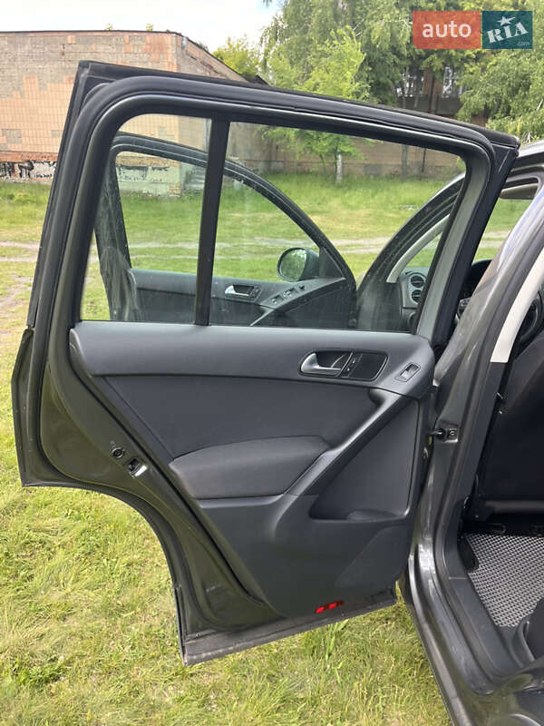 Внедорожник / Кроссовер Volkswagen Tiguan 2014 в Полтаве