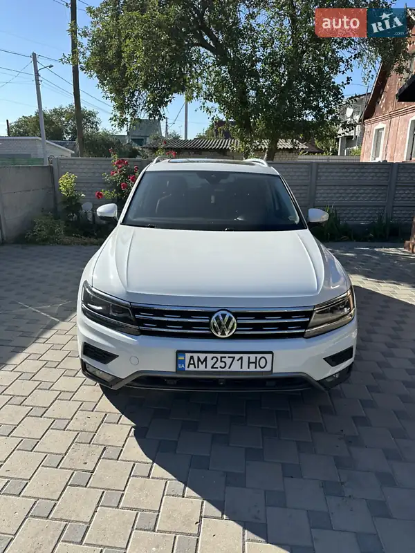 Внедорожник / Кроссовер Volkswagen Tiguan 2018 в 