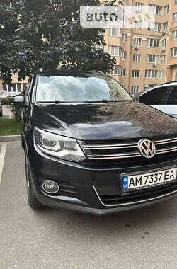 Позашляховик / Кросовер Volkswagen Tiguan 2015 в Києві