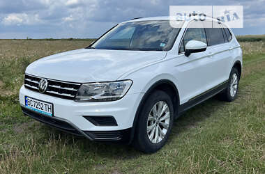 Внедорожник / Кроссовер Volkswagen Tiguan 2018 в Городке