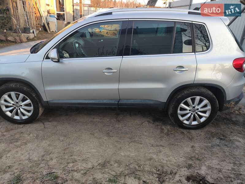 Внедорожник / Кроссовер Volkswagen Tiguan 2011 в Ужгороде