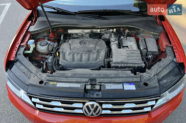 Внедорожник / Кроссовер Volkswagen Tiguan 2019 в 