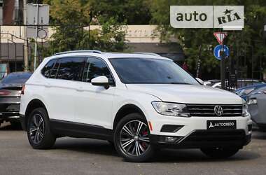 Внедорожник / Кроссовер Volkswagen Tiguan 2017 в Киеве