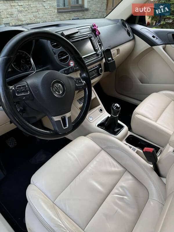 Внедорожник / Кроссовер Volkswagen Tiguan 2012 в Ужгороде