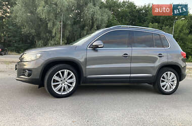 Внедорожник / Кроссовер Volkswagen Tiguan 2012 в 