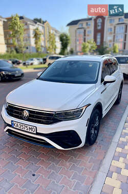 Позашляховик / Кросовер Volkswagen Tiguan 2022 в Києві