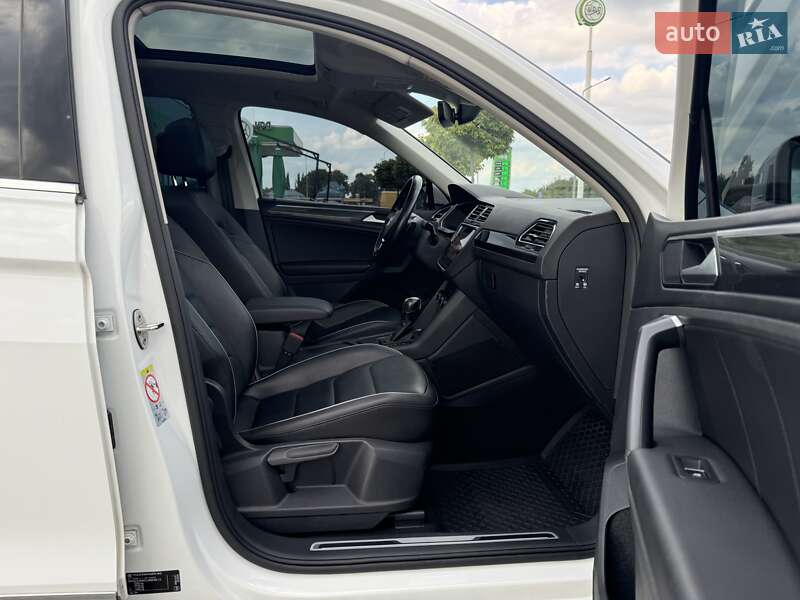 Внедорожник / Кроссовер Volkswagen Tiguan 2019 в Хмельницком