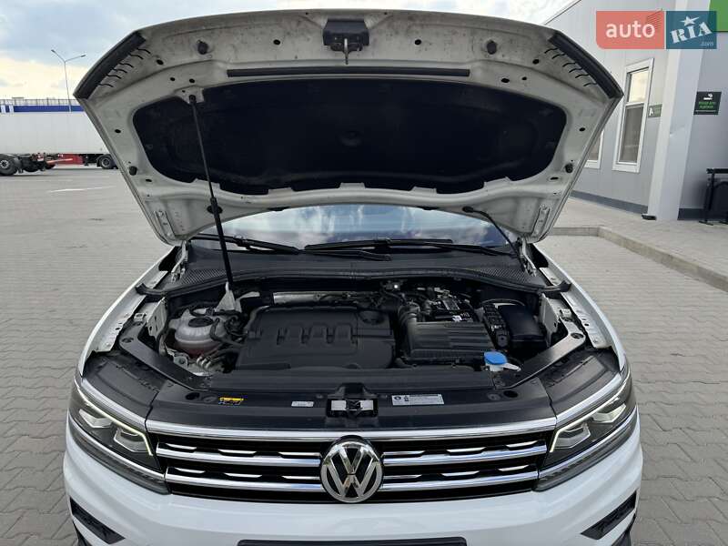 Внедорожник / Кроссовер Volkswagen Tiguan 2019 в Хмельницком