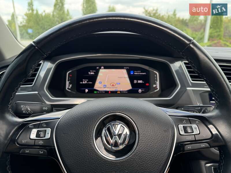 Внедорожник / Кроссовер Volkswagen Tiguan 2019 в Хмельницком