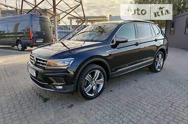 Внедорожник / Кроссовер Volkswagen Tiguan 2018 в Черновцах